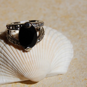 Fekete köves gyűrű