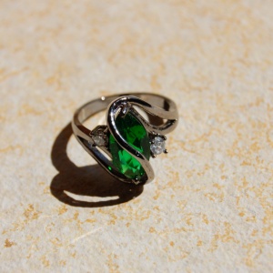 Zöld köves gyűrű